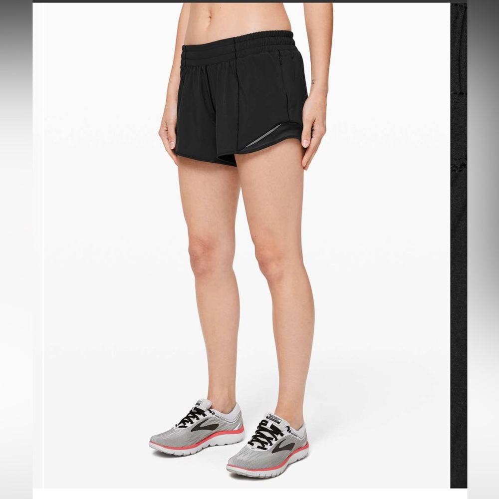 Lululemon Hotty Hot Short II *Long 4"
Black